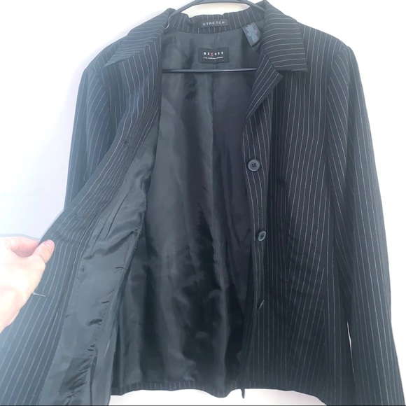 Axcess ‘a Liz Claiborne company’pin stripped shirt - Picture 5 of 6